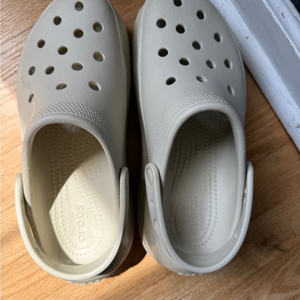 CROCS Mega Crush in Bone size 11W